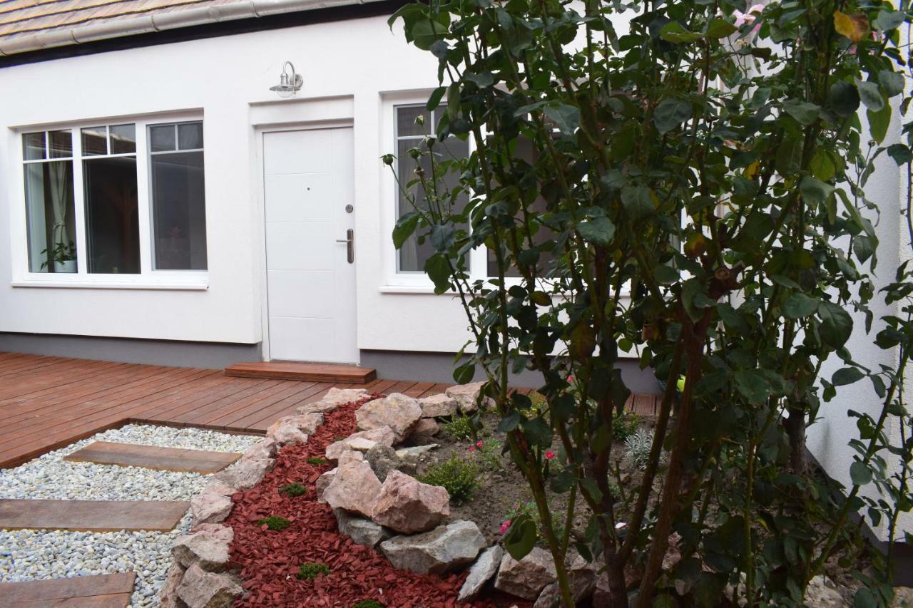 Buborék apartman Tata Exterior foto